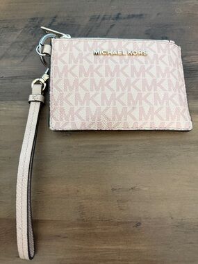 Michael Kors Blush Pink Leather Wristlet Card Holder